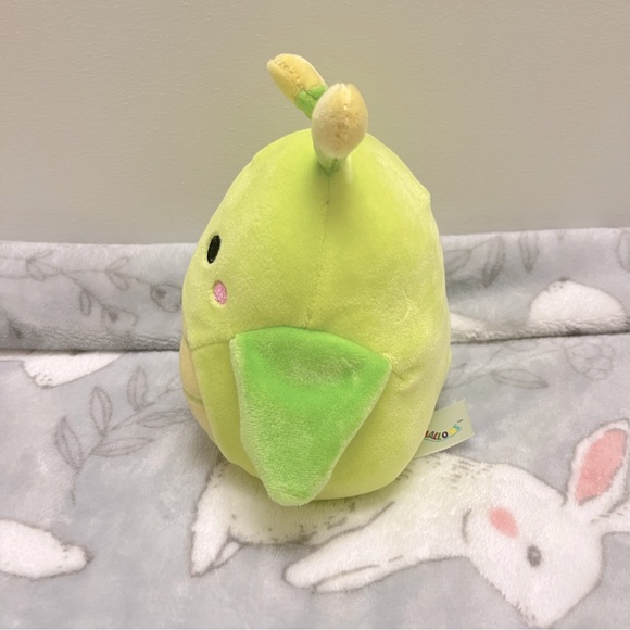 BNWOT Pilar the Grasshopper 5 inch Squishmallow - Picture 2 of 3
